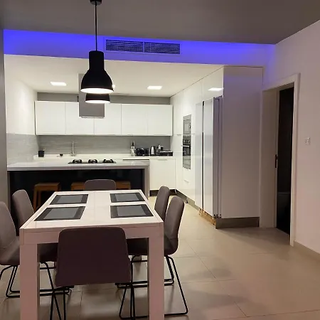 St Julians With Pool Appartement San Ġiljan