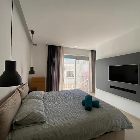 St Julians With Pool San Ġiljan